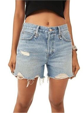 We The Free Makai Cut Off Short in Vintage Light Denim Size 31